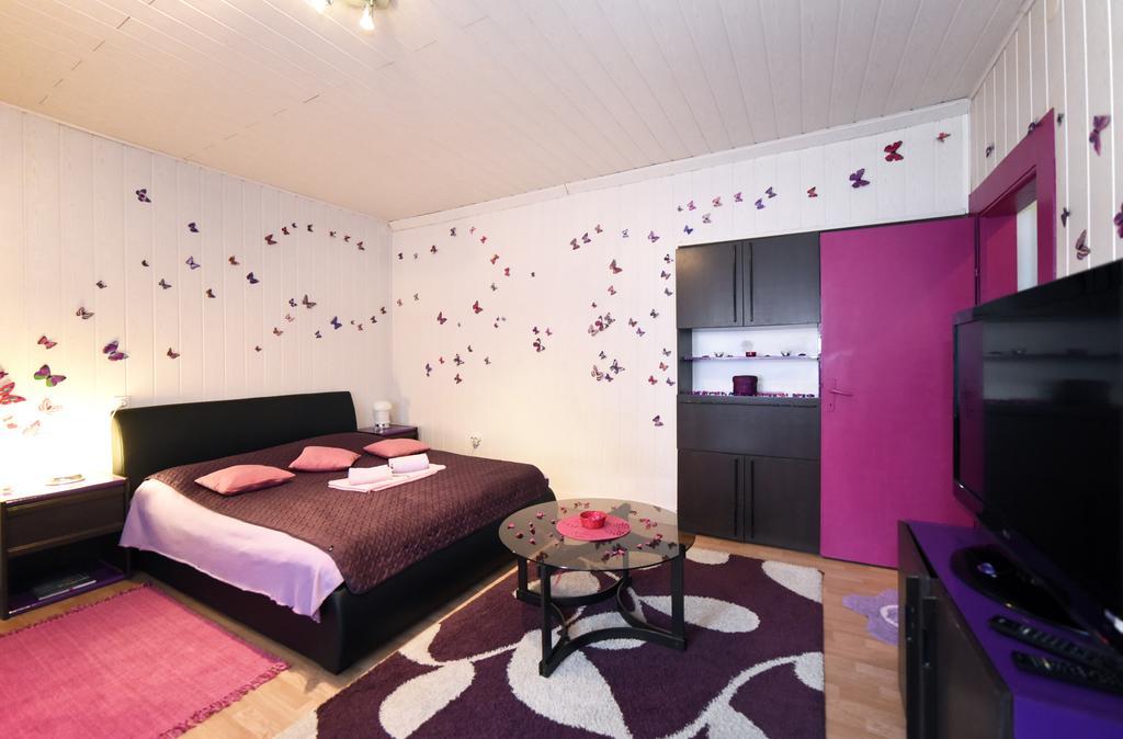 זאגרב Apartment Orange Purple Blue מראה חיצוני תמונה